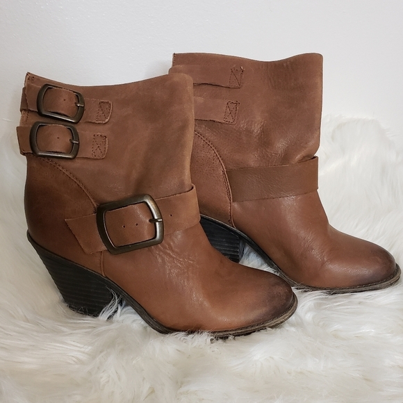 NEW Lucky Brand Tommie Boots Triple Buckles Distressed Leather Ankle Booties - Picture 10 of 14